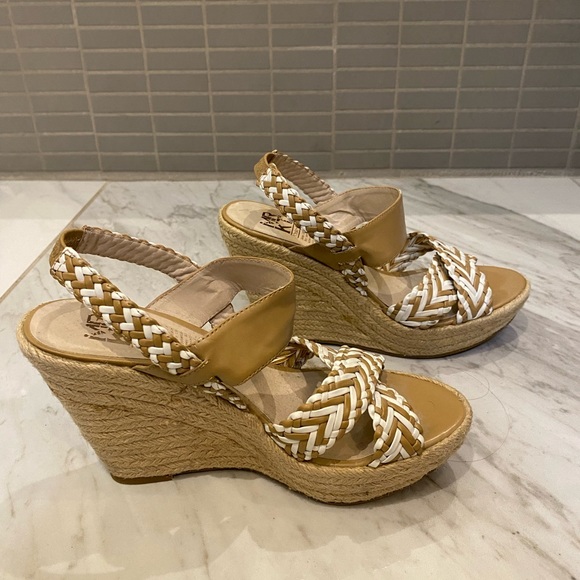 MRKT - beige wedge sandals with woven white and beige straps. Size 6 - Picture 4 of 6